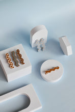 Load image into Gallery viewer, Whitney Checker Alligator Clip Blue and Cream
