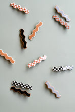 Load image into Gallery viewer, Whitney Checker Alligator Clip Tan and Cream