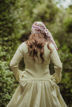 Load image into Gallery viewer, Wild Flower In Butter