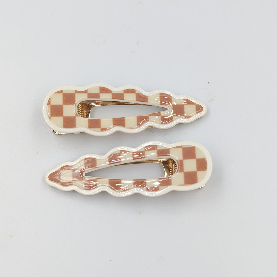 Cassia Clips Tan and White Checker