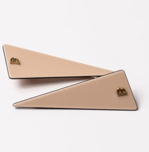 Load image into Gallery viewer, Loretta Triangle Clips Beige
