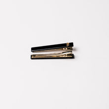 Load image into Gallery viewer, Winona PS Alligator Clips Black
