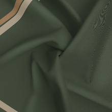 Load image into Gallery viewer, Classique Deep Green &amp; Tan
